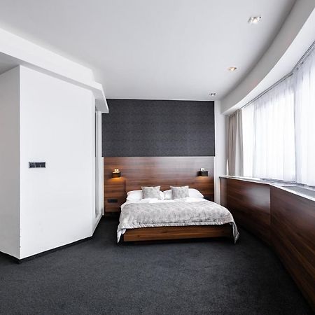 Tempus Club Garni Hotel Bratislava Exteriör bild