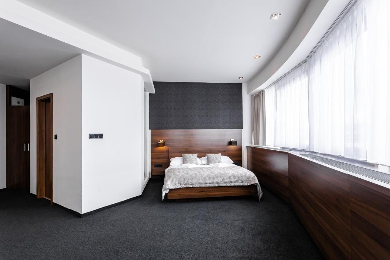 Tempus Club Garni Hotel Bratislava Exteriör bild