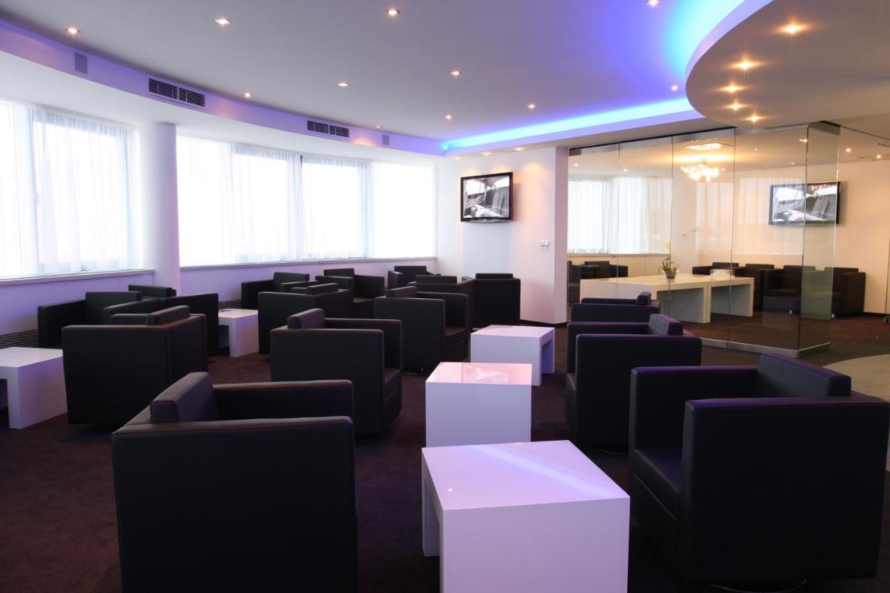 Tempus Club Garni Hotel Bratislava Exteriör bild
