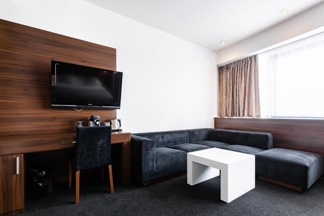 Tempus Club Garni Hotel Bratislava Exteriör bild