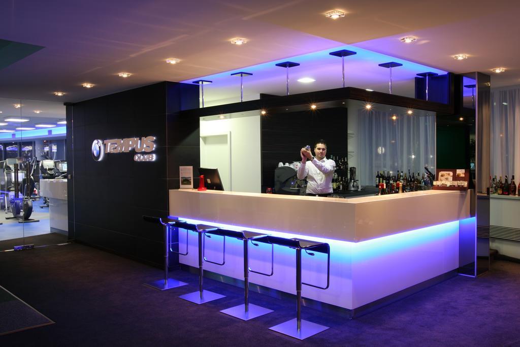 Tempus Club Garni Hotel Bratislava Exteriör bild